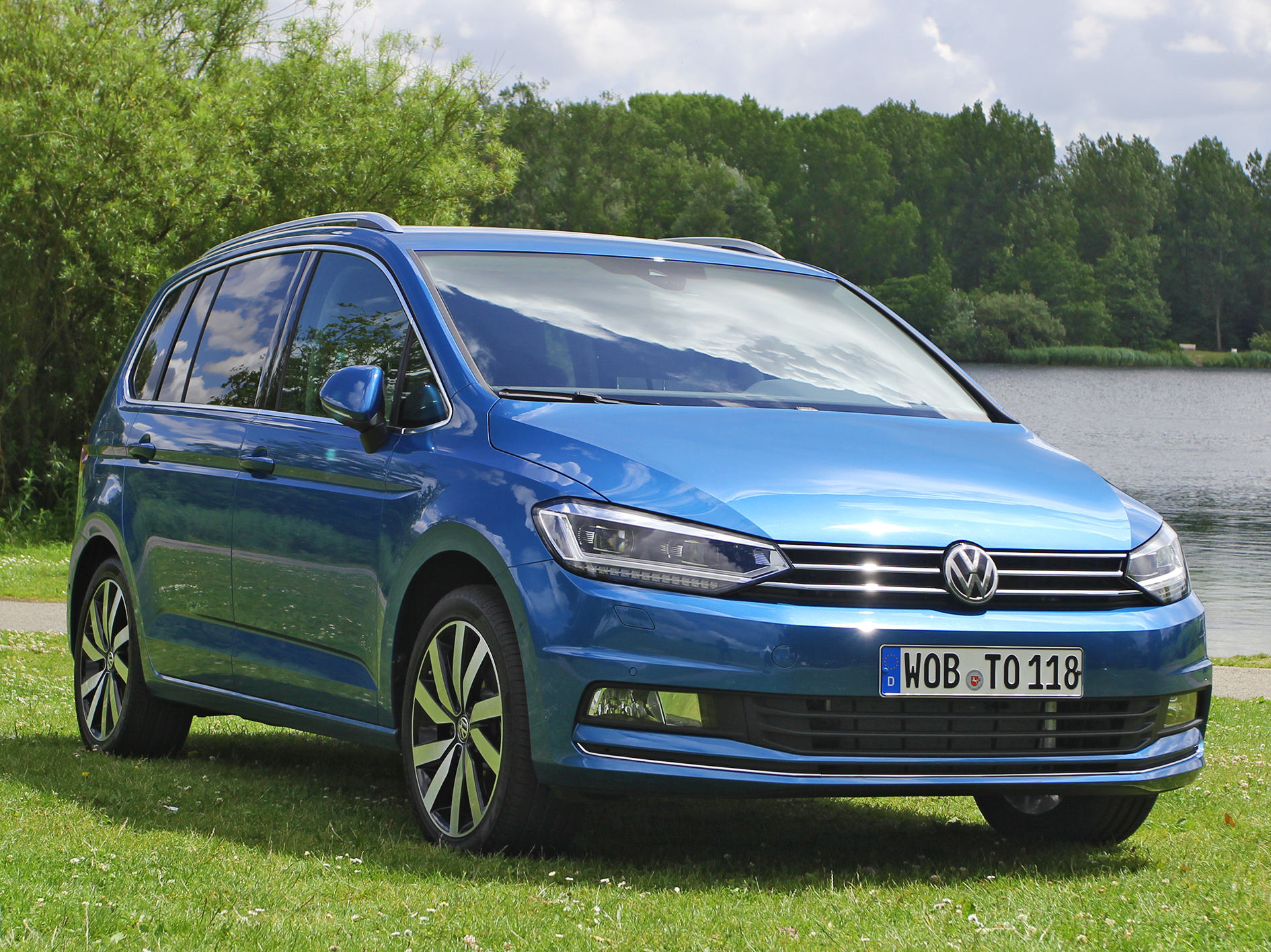 Review: All-new VW Touran 2.0 TDI – The MPV all-rounder ...