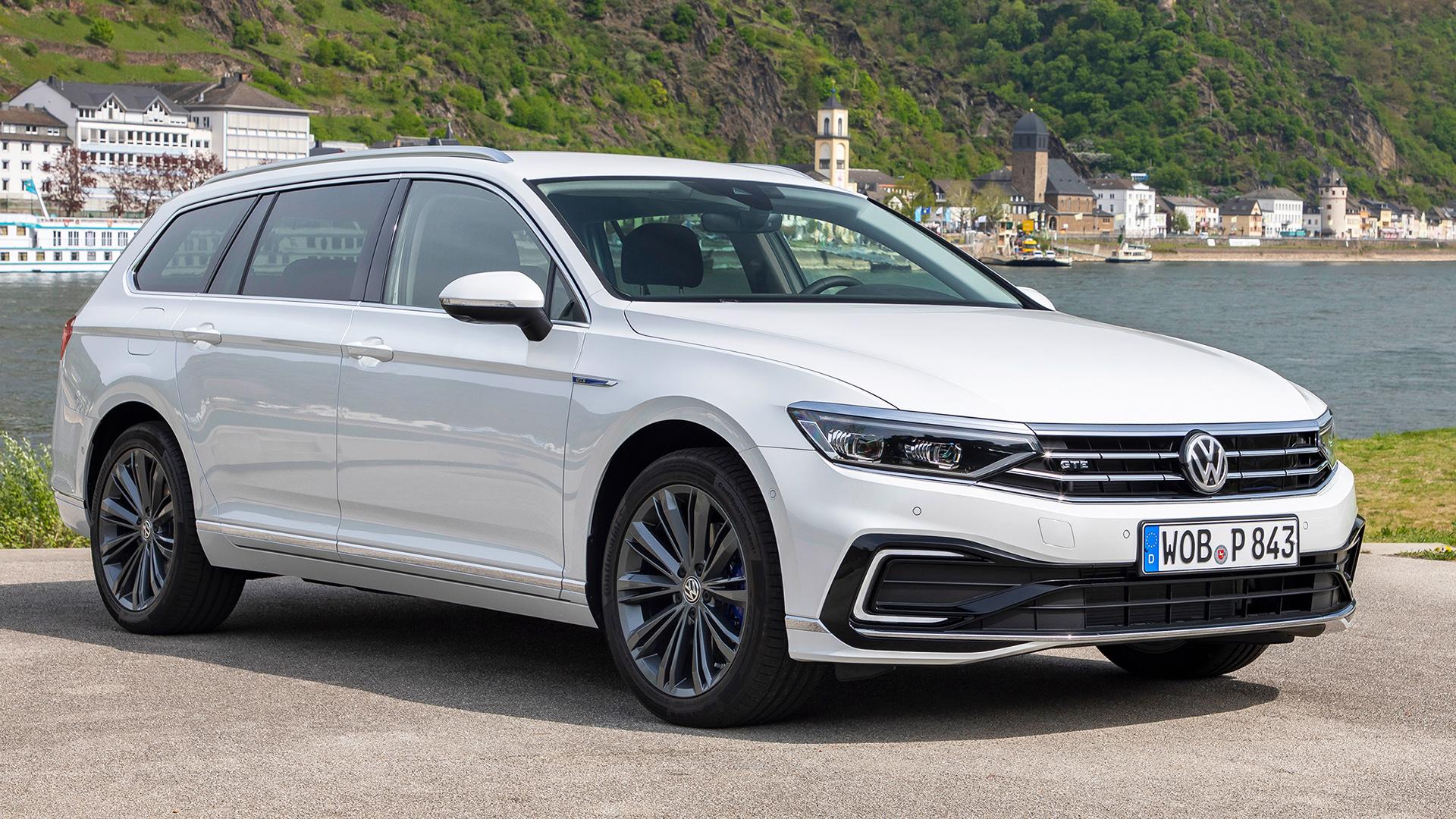 VW Passat GTE – How good is the new plug-in hybrid ...